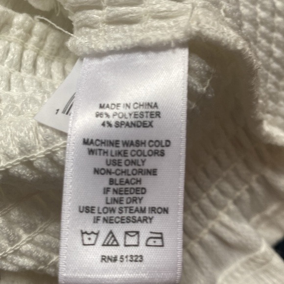 V neck top - Picture 10 of 10